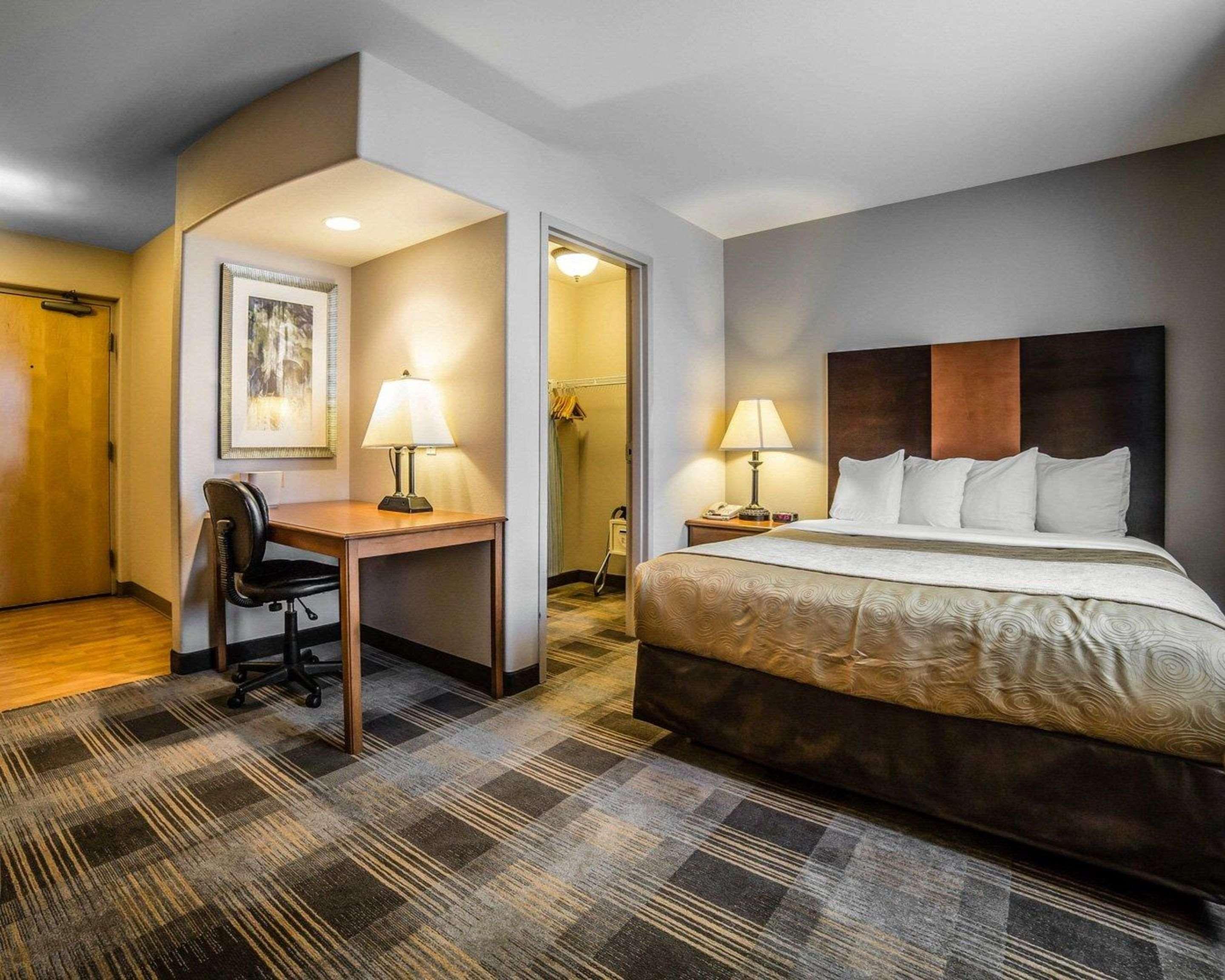 เมนสเตย์ สวีท Hotel แคสเปอร์ ภายนอก รูปภาพ